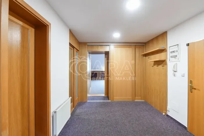 Pronájem kanceláře, Praha - Nové Město, Spálená, 127 m2