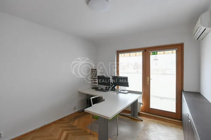 Pronájem kanceláře, Praha - Nové Město, Spálená, 127 m2
