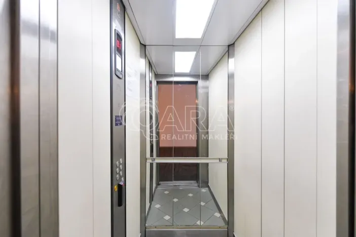 Pronájem kanceláře, Praha - Nové Město, Spálená, 127 m2