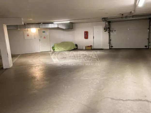 Pronájem garáže, Praha - Záběhlice, U Zahradního města, 13 m2