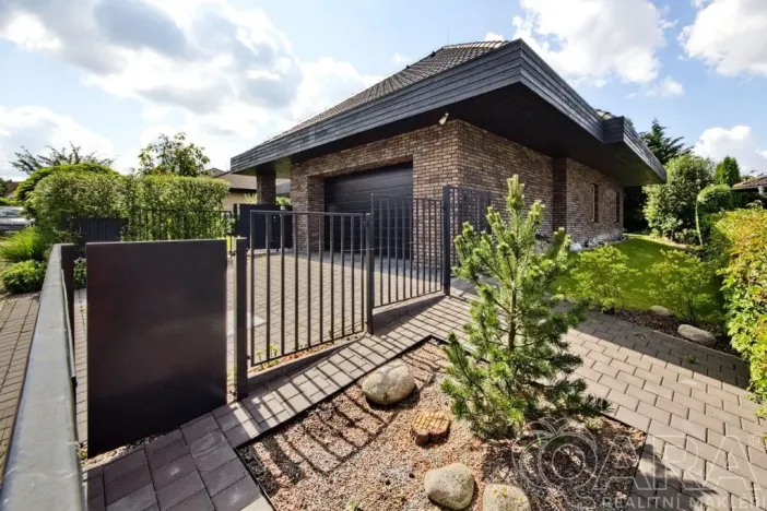 Prodej rodinného domu, Babice, Lomená, 293 m2