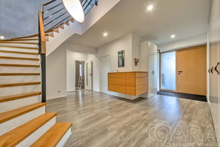 Prodej rodinného domu, Babice, Lomená, 293 m2