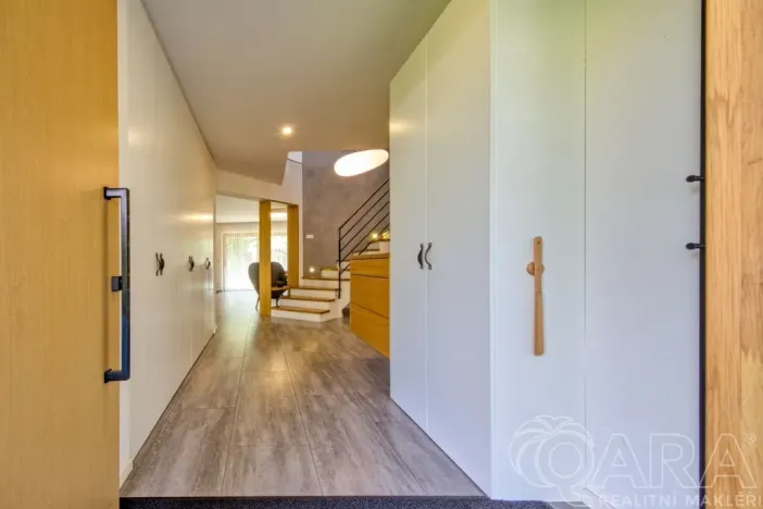 Prodej rodinného domu, Babice, Lomená, 293 m2