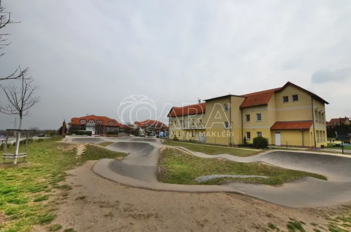 Pronájem bytu 3+kk, Holubice - Kozinec, Lesní, 95 m2