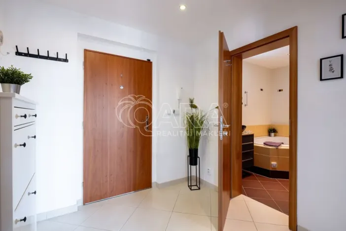 Prodej bytu 2+kk, Praha - Pitkovice, Májovková, 67 m2