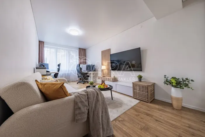Prodej bytu 2+1, Unhošť, Komenského, 52 m2