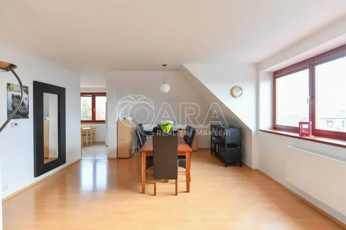 Prodej bytu 3+1, Jesenice, Platanová, 84 m2