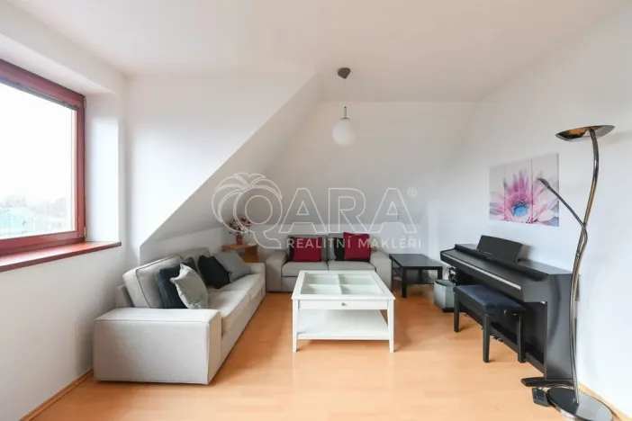 Prodej bytu 3+1, Jesenice, Platanová, 84 m2