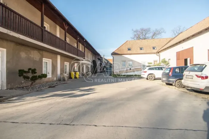 Pronájem kanceláře, Hostivice, nám. 1. máje, 25 m2