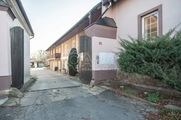 Pronájem kanceláře, Hostivice, nám. 1. máje, 25 m2