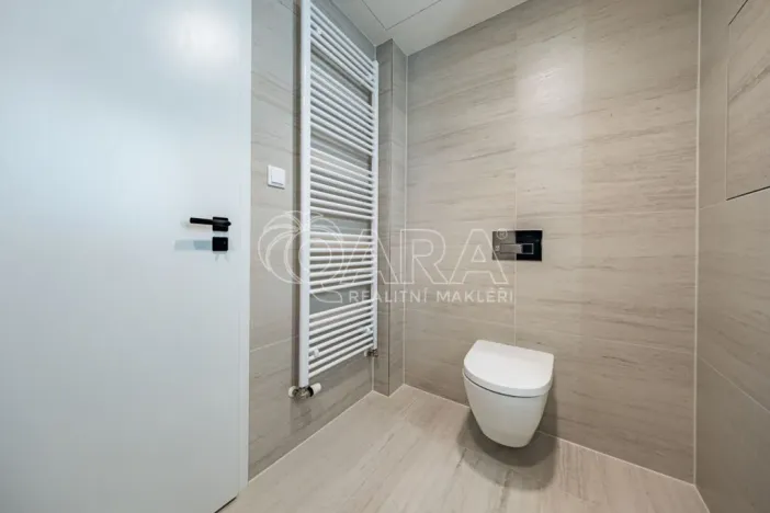 Pronájem bytu 1+kk, Praha - Hloubětín, Poděbradská, 39 m2