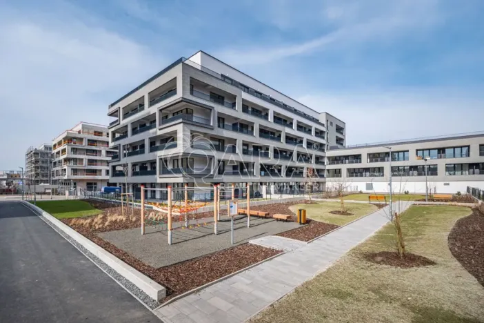 Pronájem bytu 1+kk, Praha - Hloubětín, Poděbradská, 39 m2