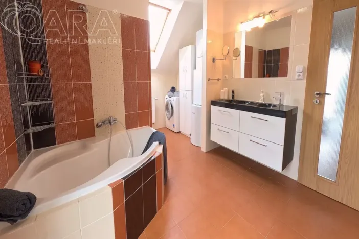 Prodej rodinného domu, Beroun - Beroun-Město, Vinařská, 215 m2