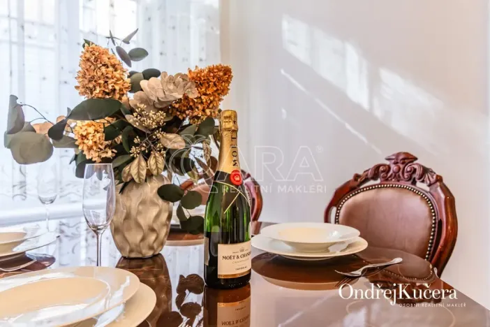 Prodej bytu 2+1, Praha - Smíchov, Janáčkovo nábřeží, 65 m2