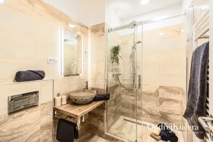 Prodej bytu 2+1, Praha - Smíchov, Janáčkovo nábřeží, 65 m2