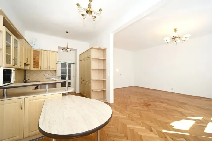 Pronájem bytu 1+kk, Praha - Holešovice, Janovského, 50 m2