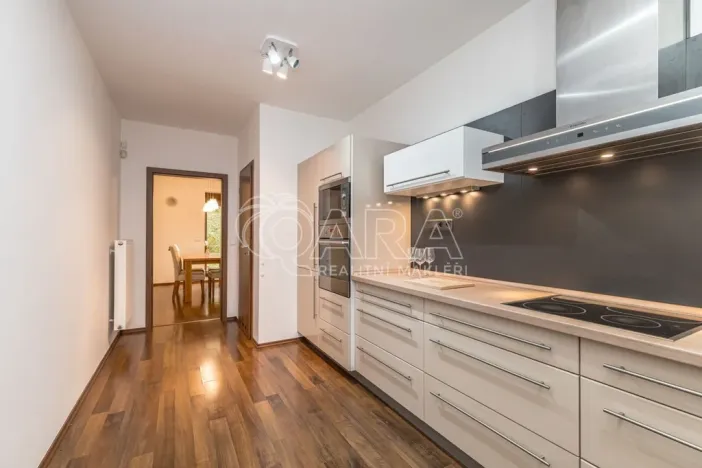 Prodej rodinného domu, Zbuzany, Lomená, 162 m2