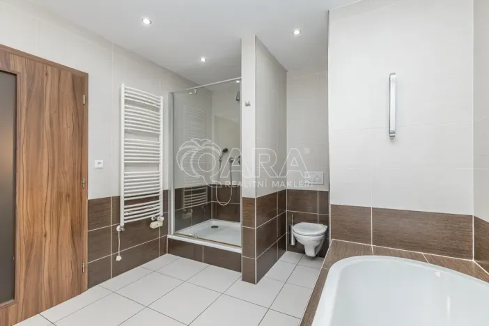Prodej rodinného domu, Zbuzany, Lomená, 162 m2