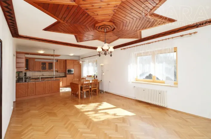 Prodej rodinného domu, Statenice - Černý Vůl, Kralupská, 210 m2