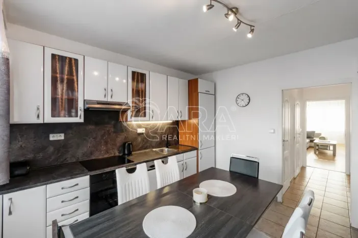 Prodej bytu 3+1, Praha - Černý Most, Vybíralova, 77 m2