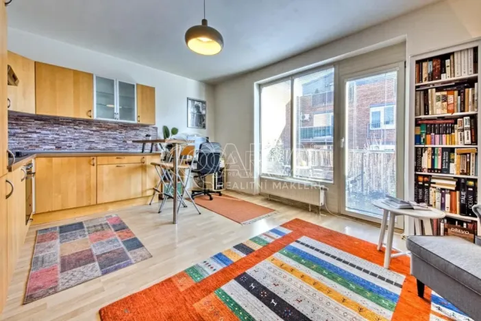 Pronájem bytu 1+kk, Praha - Uhříněves, Karla Zicha, 33 m2