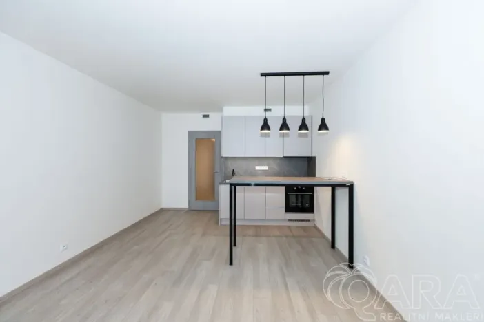 Pronájem bytu 1+kk, Praha - Hloubětín, Poděbradská, 32 m2