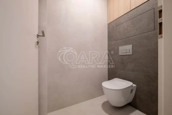 Pronájem bytu 1+kk, Praha - Holešovice, Tusarova, 53 m2