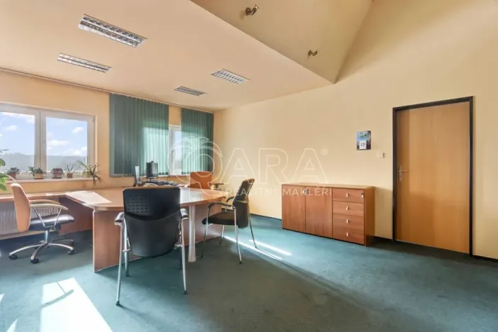 Prodej kanceláře, Praha - Petrovice, Novopetrovická, 1433 m2