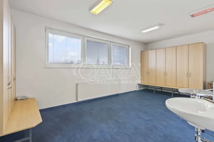 Prodej kanceláře, Praha - Petrovice, Novopetrovická, 1433 m2