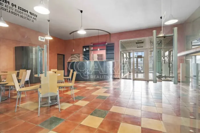 Prodej kanceláře, Praha - Petrovice, Novopetrovická, 1433 m2