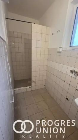 Pronájem obchodního prostoru, Rožnov pod Radhoštěm, 100 m2