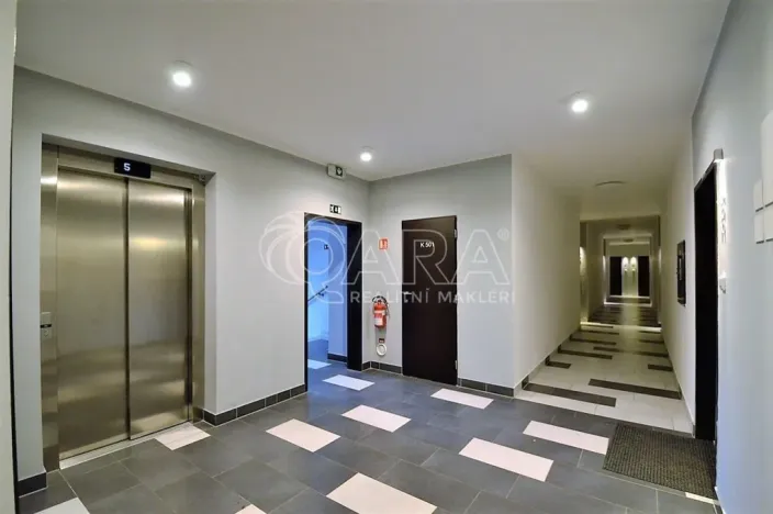 Pronájem bytu 2+kk, Praha - Dolní Měcholupy, Honzíkova, 60 m2