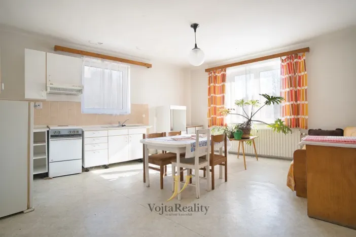 Prodej výrobních prostor, Tršice, 1544 m2