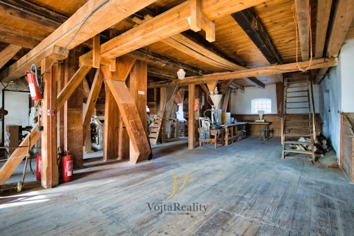 Prodej výrobních prostor, Tršice, 1544 m2