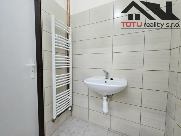 Pronájem komerční nemovitosti, Jaroměř, Husova, 36 m2