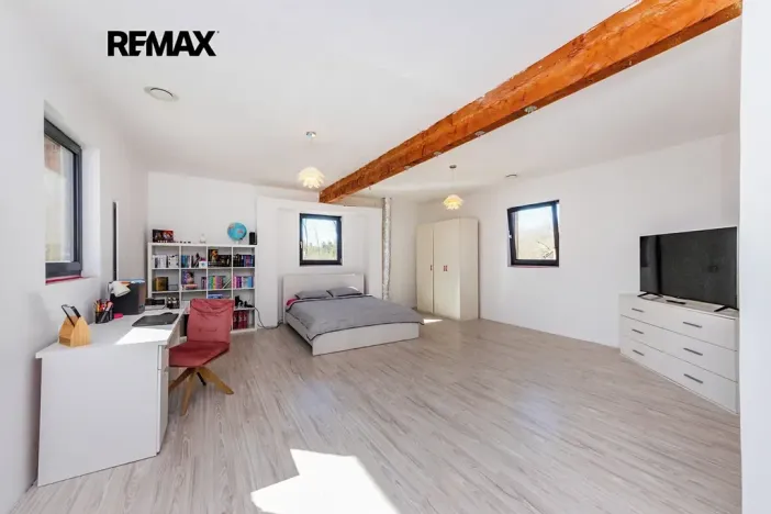 Prodej rodinného domu, Černuc, 330 m2