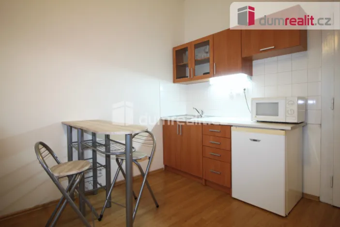 Pronájem bytu 1+kk, Praha - Smíchov, Moulíkova, 25 m2