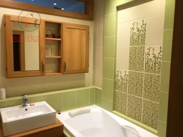 Pronájem bytu 3+1, Dvůr Králové nad Labem, Nad Parkem, 73 m2