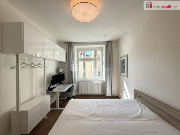 Pronájem bytu 2+kk, Praha - Košíře, Brožíkova, 47 m2