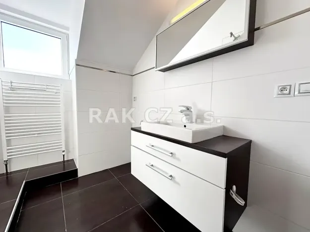 Prodej bytu 3+kk, Šestajovice, Revoluční, 74 m2