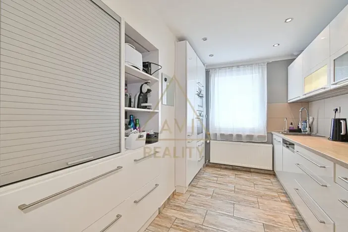 Prodej rodinného domu, Hřebeč, nám. Draha, 150 m2