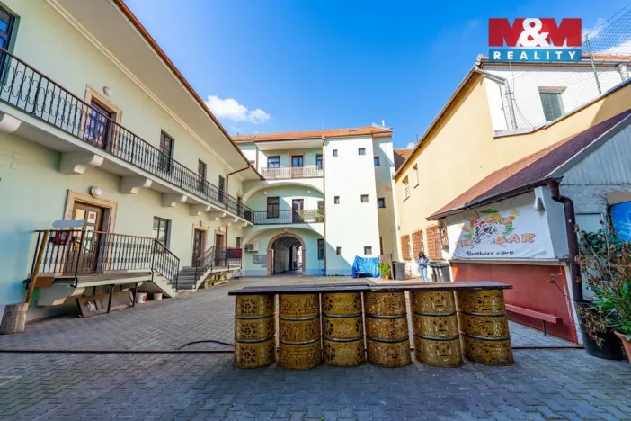 Pronájem obchodního prostoru, Velké Meziříčí, Náměstí, 68 m2