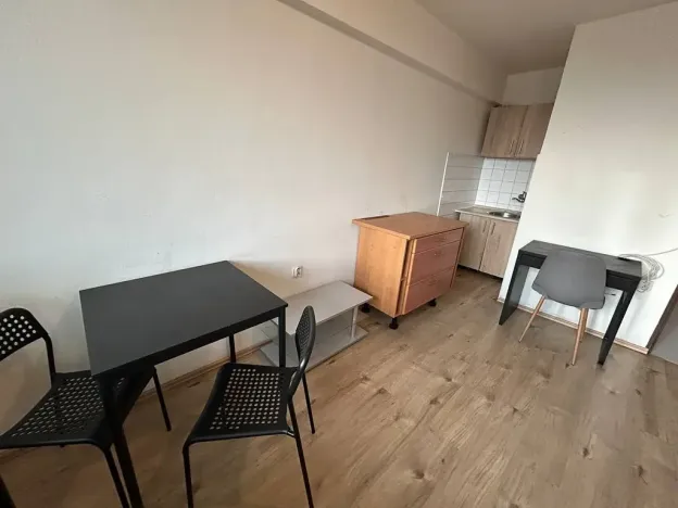 Pronájem bytu 1+kk, Praha - Radotín, Vrážská, 27 m2