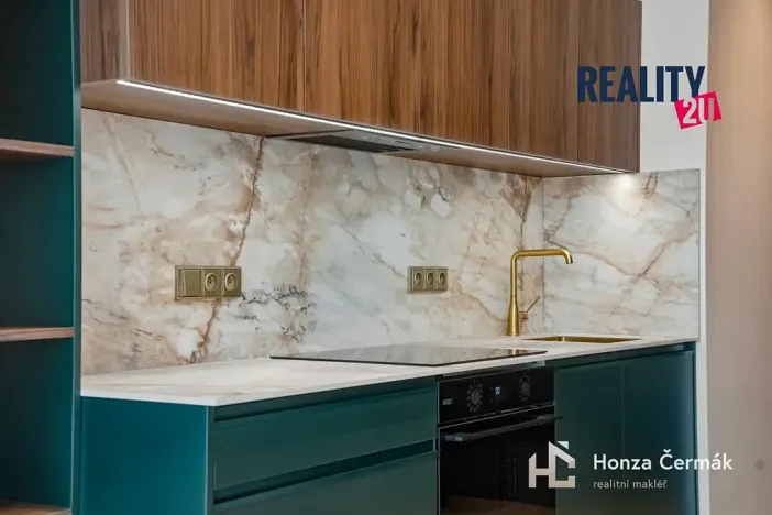 Pronájem bytu 1+kk, Brno, třída Generála Píky, 42 m2