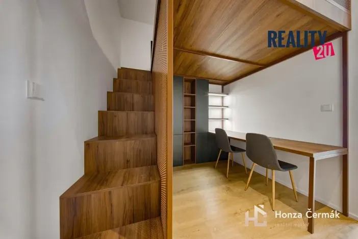 Pronájem bytu 1+kk, Brno, třída Generála Píky, 42 m2