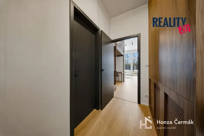 Pronájem bytu 1+kk, Brno, třída Generála Píky, 42 m2