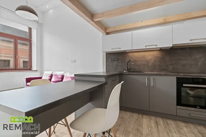 Pronájem bytu 1+kk, Uherské Hradiště, Prostřední, 47 m2