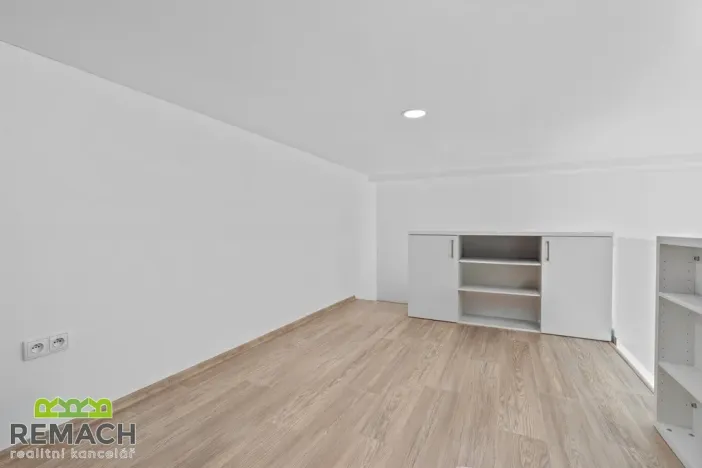 Pronájem bytu 1+kk, Uherské Hradiště, Prostřední, 47 m2