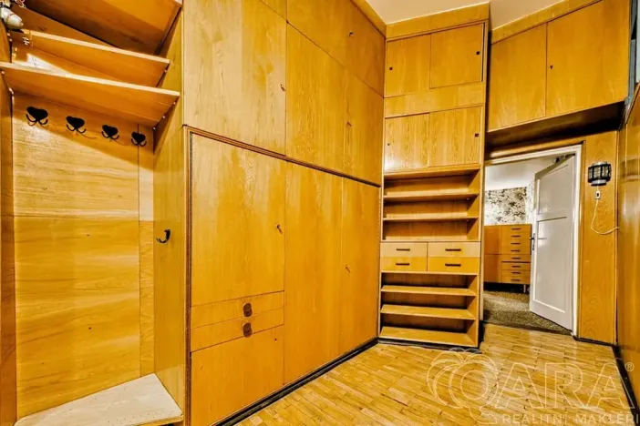 Prodej bytu 4+1, Praha - Malá Strana, Malostranské náměstí, 91 m2