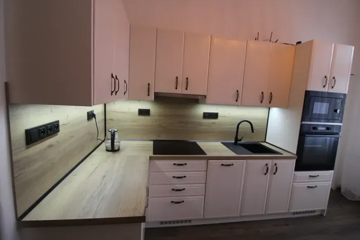 Prodej bytu 3+1, Karlovy Vary, nábřeží Jana Palacha, 77 m2